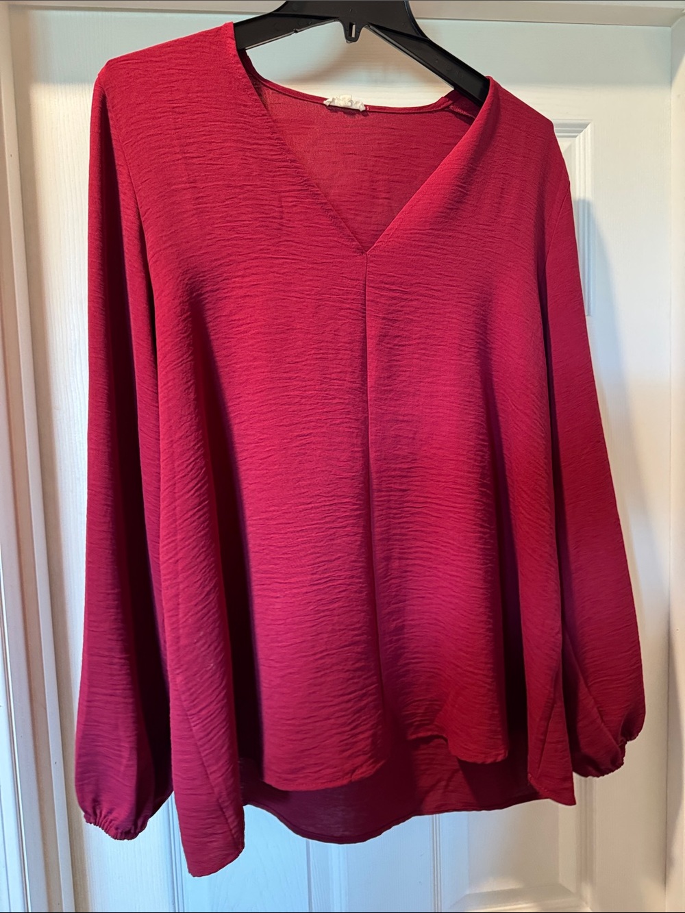 JODIFL Raspberry V-Neck Long Sleeve Blouse